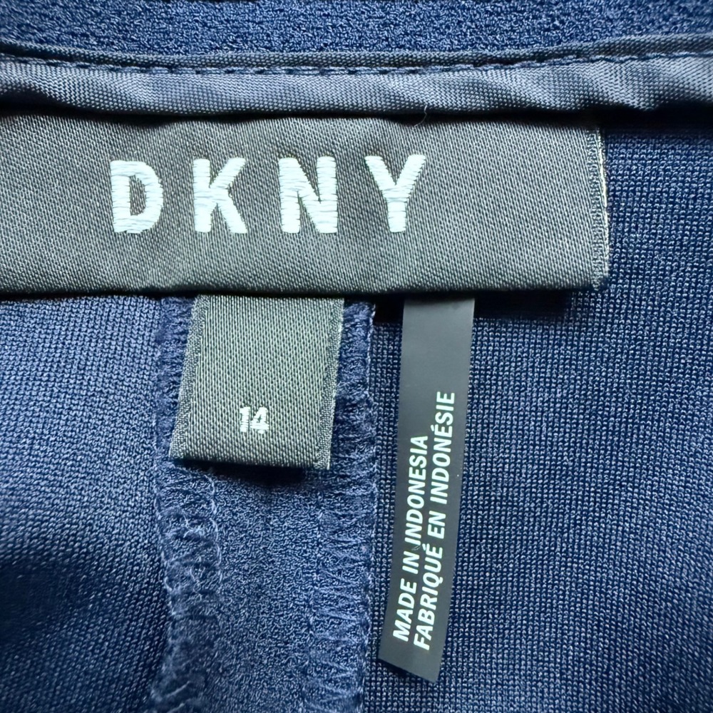 DKNY Sailor Pants Womens 14 Navy Blue Excellent Wide Leg Cropped Logo Button - Picture 6 of 7